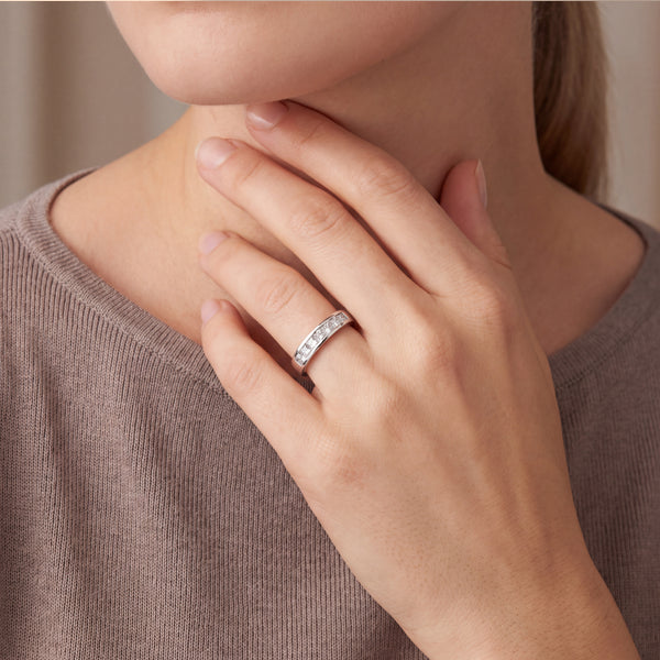 18ct White Gold Princess Cut Diamond Anniversary Ring – 1.04ct