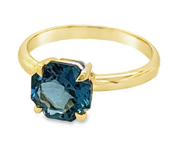 9ct Yellow Gold London Blue Topaz Octagonal Ring T=8mm