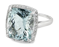 18ct White Gold Cushion Cut Aquamarine & Diamond Halo Ring A=8.18ct DI=0.10ct