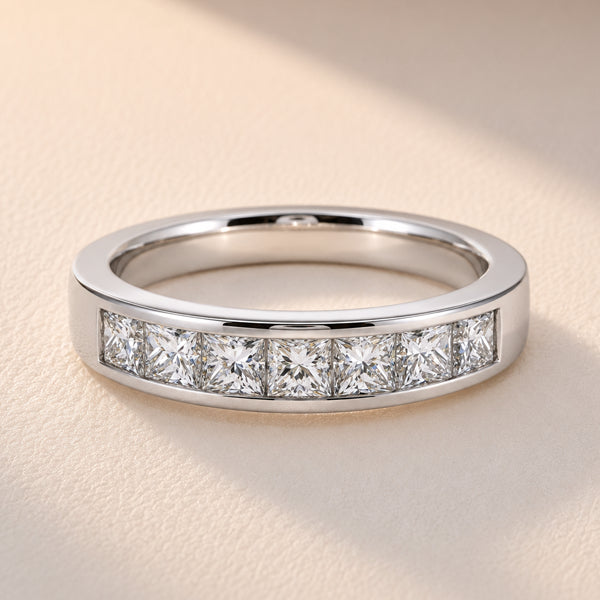 18ct White Gold Princess Cut Diamond Anniversary Ring – 1.04ct