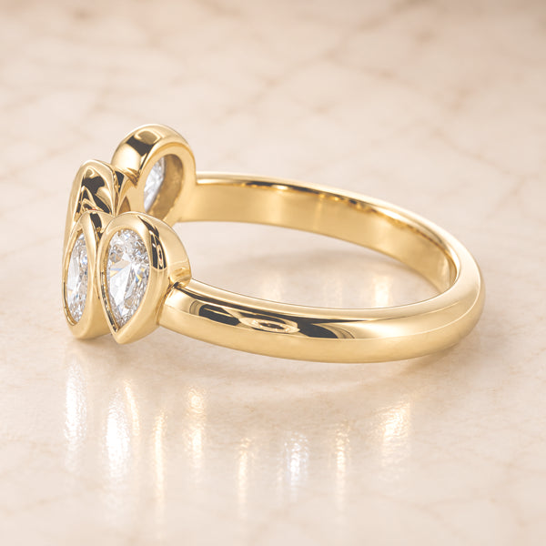 ÉLODIE Pear Diamond Ring – 0.85ct Lab Grown 18ct Yellow Gold