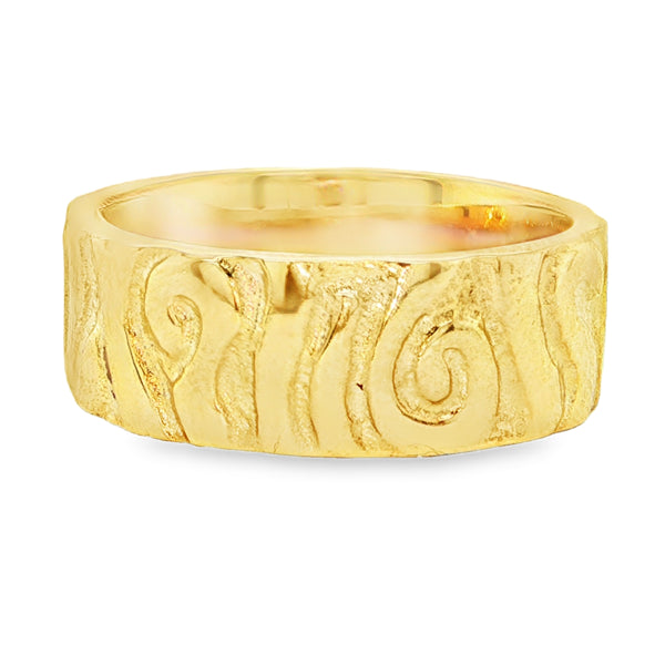 9ct Yellow Gold Mamaku (NZ Black Fern) Wedder Width 8.3mm