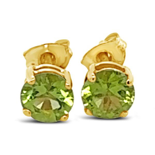 A pair of 9ct yellow gold 5mm round peridot stud earrings with a polished finish.