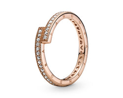Pandora Rose Stackable Cross-Over Ring