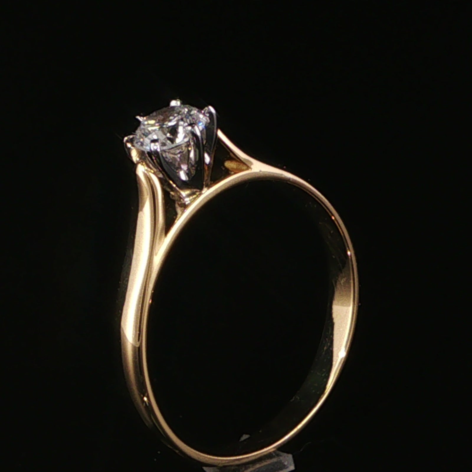 New white gold setting to enhance the diamond's high colour grade