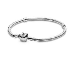 Classic Moments Silver Bracelet With Pandora Lock
